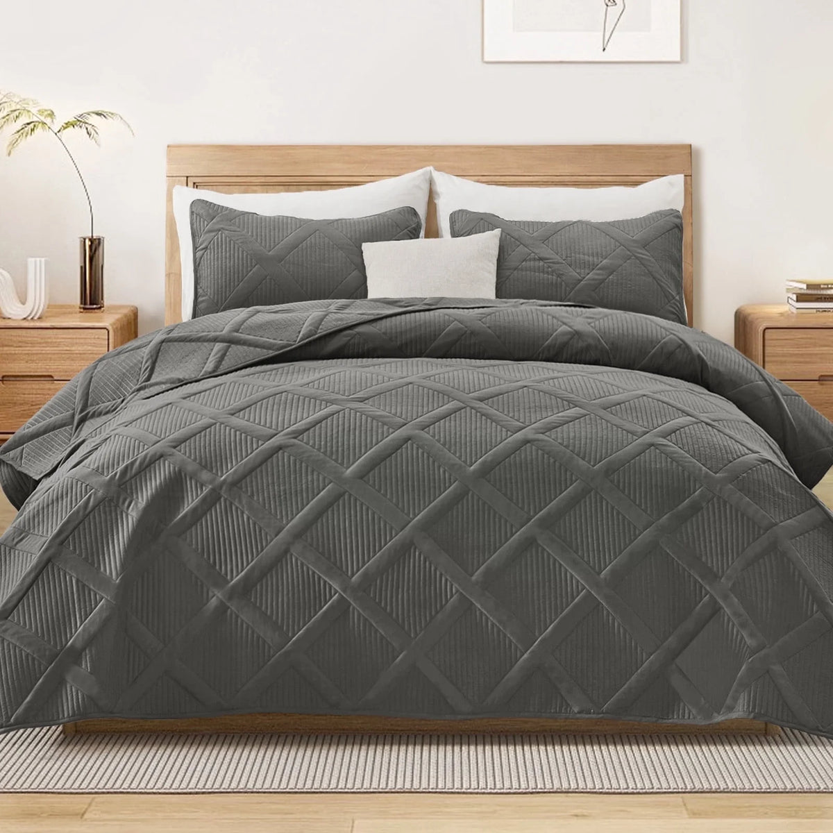 Ultrasonic King Quilt Set, 3-Piece Lightweight Bedspreads Modern Striped Coverlet, White
