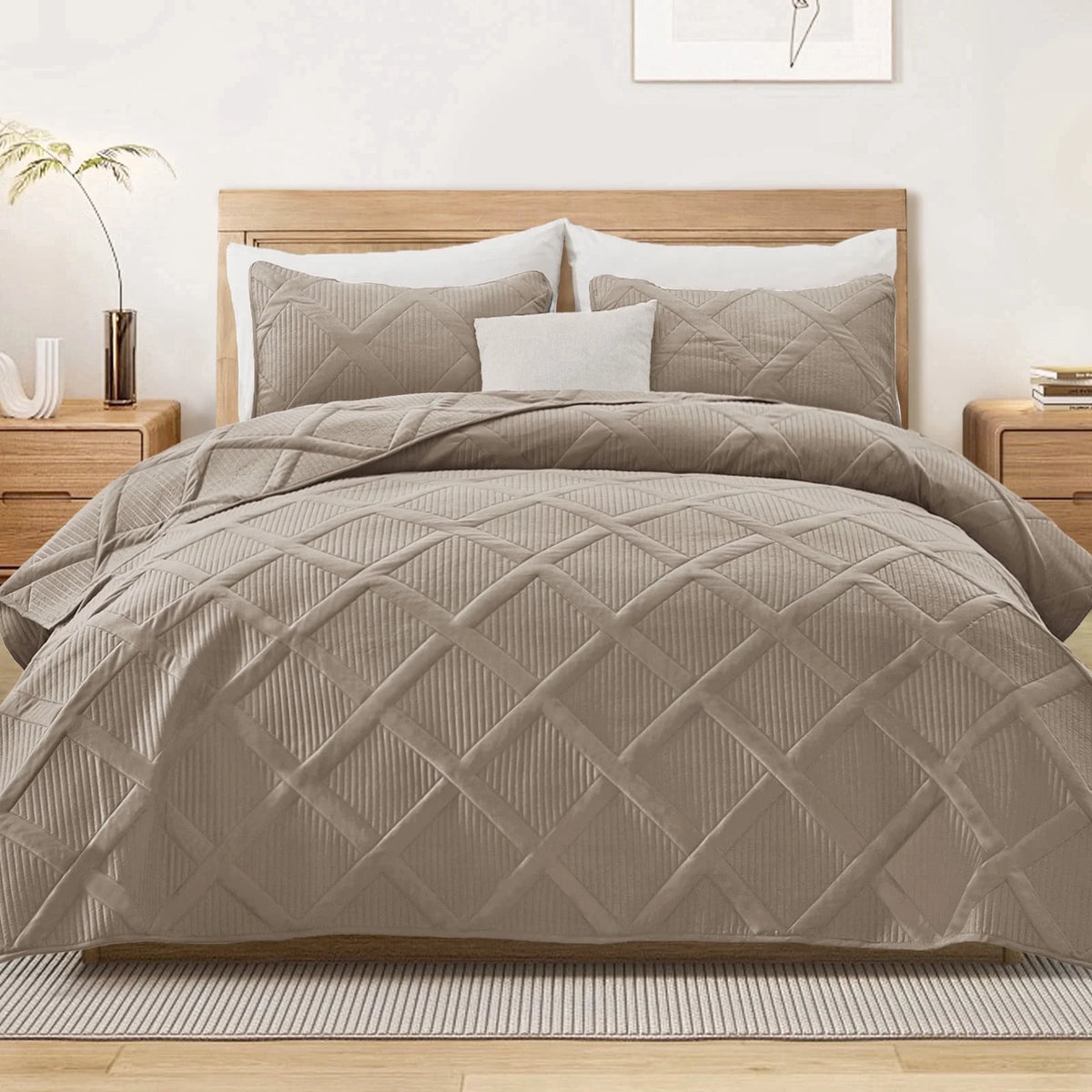 Ultrasonic King Quilt Set, 3-Piece Lightweight Bedspreads Modern Striped Coverlet, White